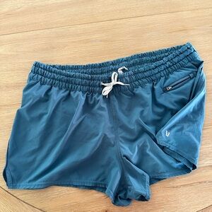 Vuori XL Teal Athletic Shorts